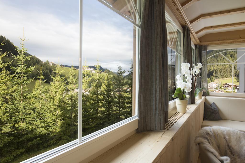 Hotel Comploj Adults Only Selva di Val Gardena Exterior photo