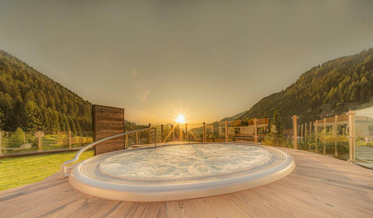 Hotel Comploj Adults Only Selva di Val Gardena Exterior photo